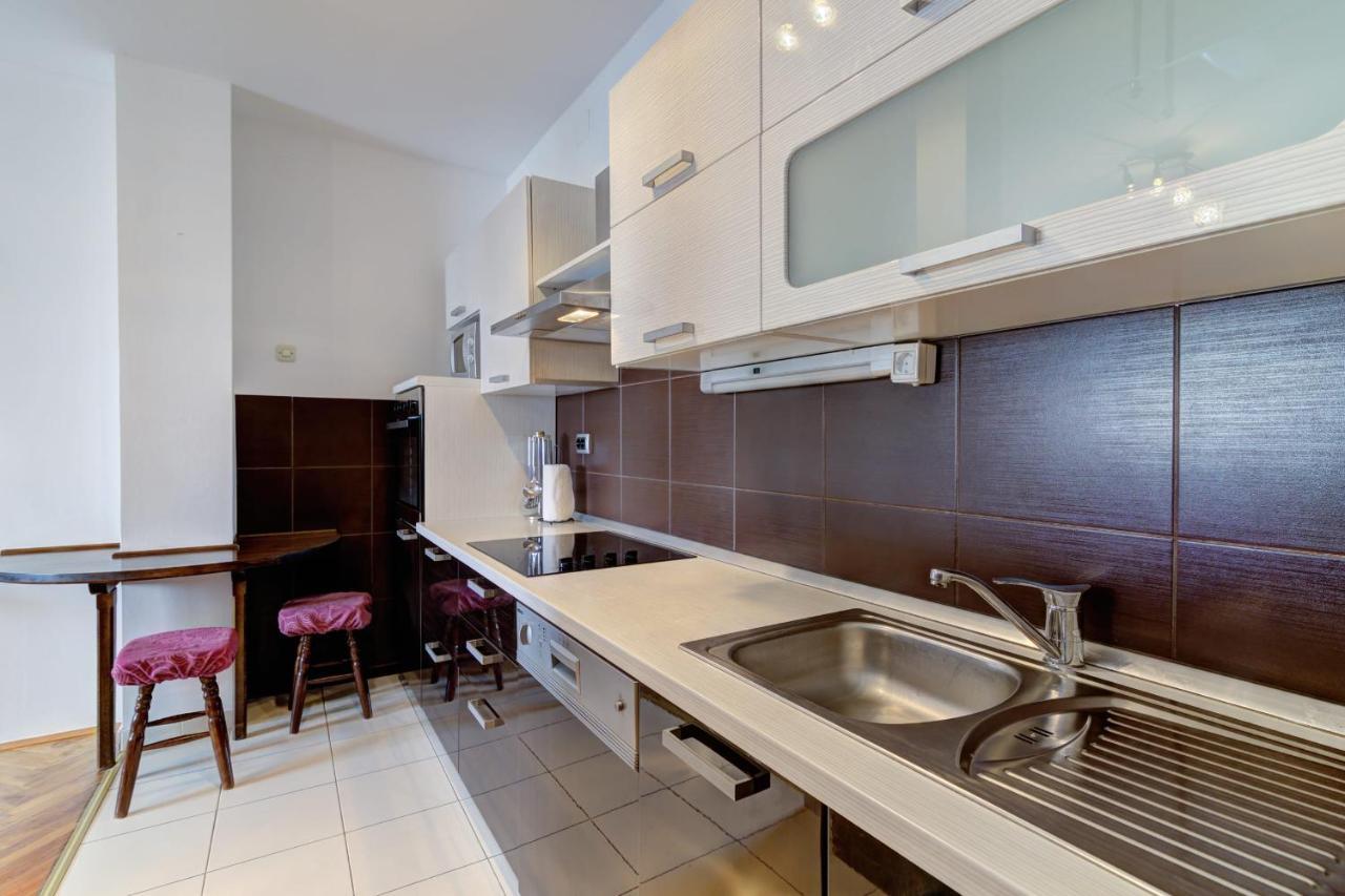 Apartments Zora Senj  Extérieur photo
