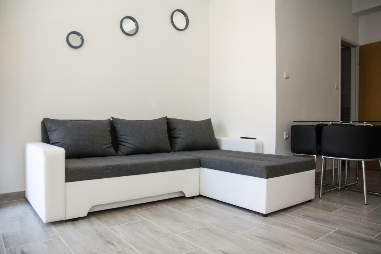 Apartments Zora Senj  Extérieur photo