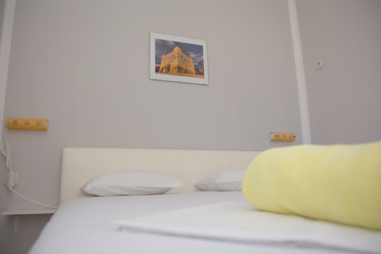 Apartments Zora Senj  Extérieur photo